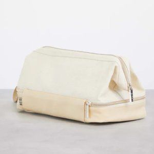 NWT Never Used Béis Dopp Kit in Beige